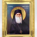 Άγιος Νεκτάριος σε σκαφτό ξύλο με όψη Στιλβωτού